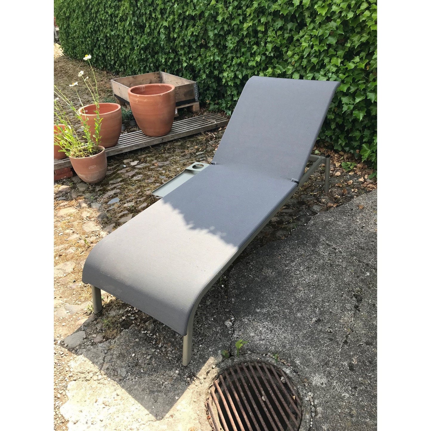 Tiki solseng med sidebord